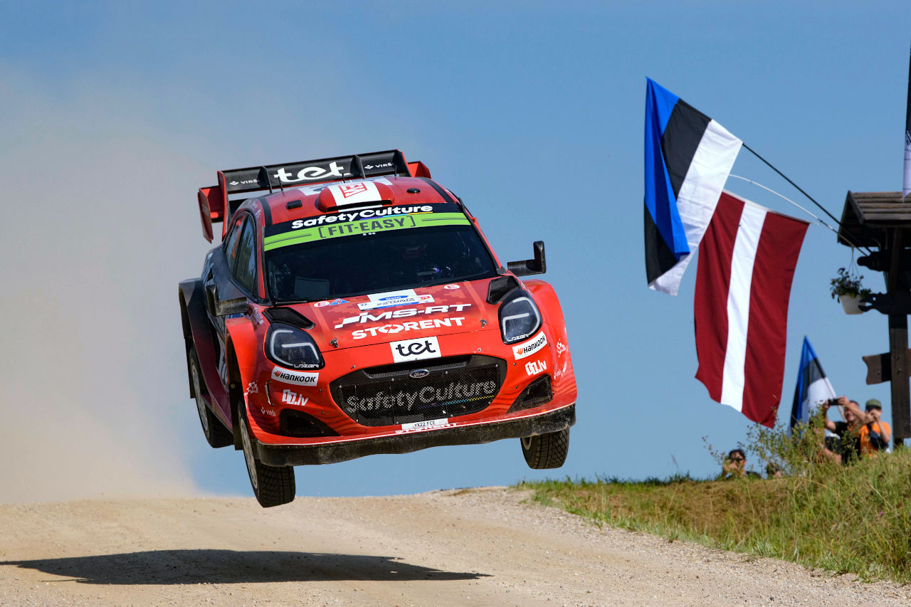 復帰戦での初優勝に現実味。ヒョンデ勢の2番手争いを尻目に、オリバー・ソルベルグがリード拡大／WRCエストニア・デイ3