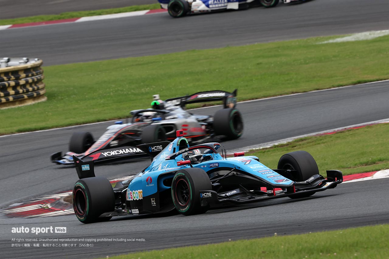 レース終盤の激アツバトルを勝ち抜いた太田格之進が第7戦を制し今季3勝目！ 岩佐歩夢が2位、坪井は3位