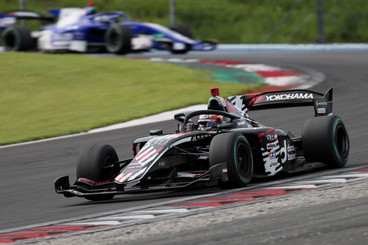 小林可夢偉　アロンソ 小林可夢偉 アロンソ 小林可夢偉、ザウバーF1時代に「アロンソを抜い