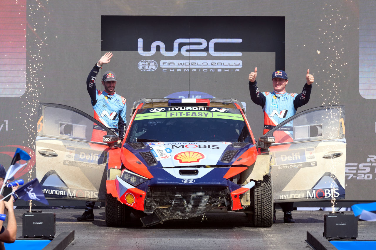 オリバー・ソルベルグが悲願のWRC初優勝「この瞬間のために努力を続けてきた」／第8戦エストニア・デイ4コメントA_RT_269