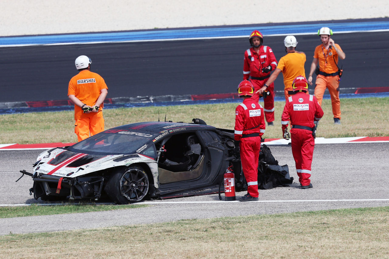 ロッシとBMWがミサノ3連覇。炎上クラッシュ発生の日曜はマクラーレンが9年ぶりの美酒／GTWCヨーロッパ第6戦