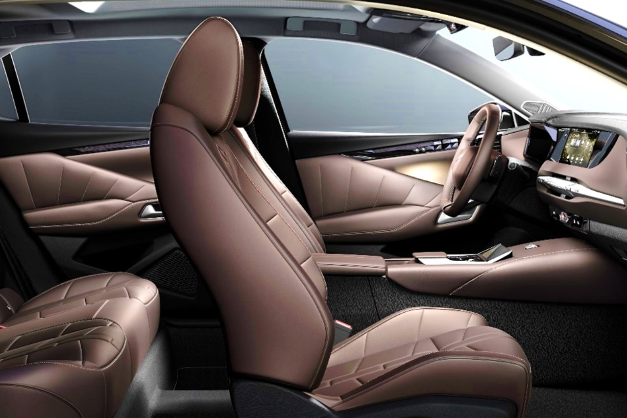 DSオートモビル、主力Cセグ『DS4』に「シャンゼリゼ」の名を冠した美麗インテリアの限定車を設定