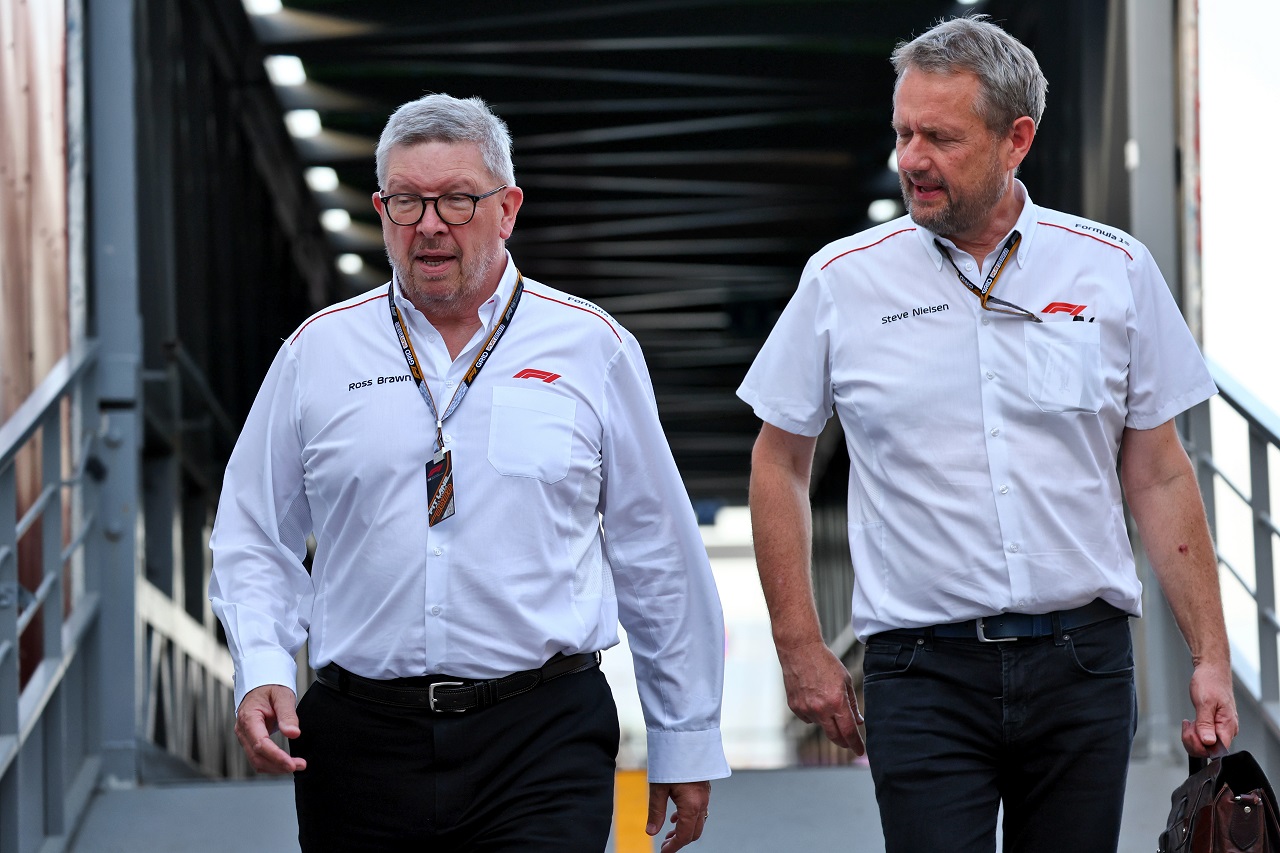 F1のマネージングディレクターであるロス・ブラウンとスポーティングディレクターのスティーブ・ニールセン