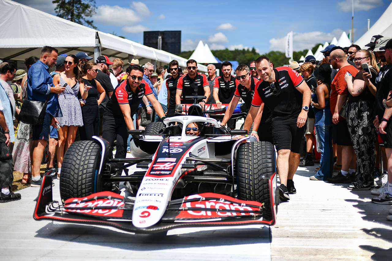 【F1チームの戦い方：小松礼雄コラム第8回】