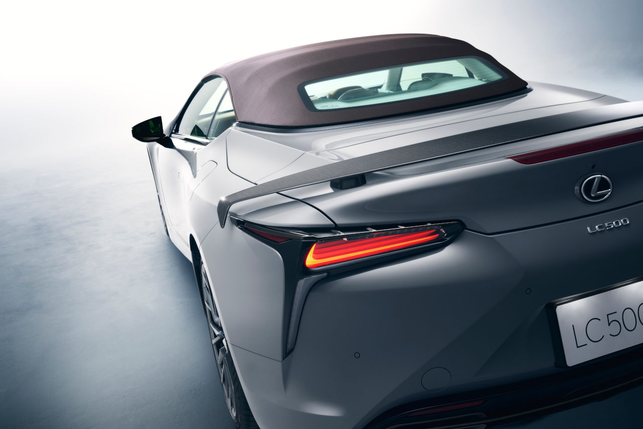レクサス旗艦『LC』が一部改良。固定ウイング採用の特別仕様車“ピナクル”は抽選販売に