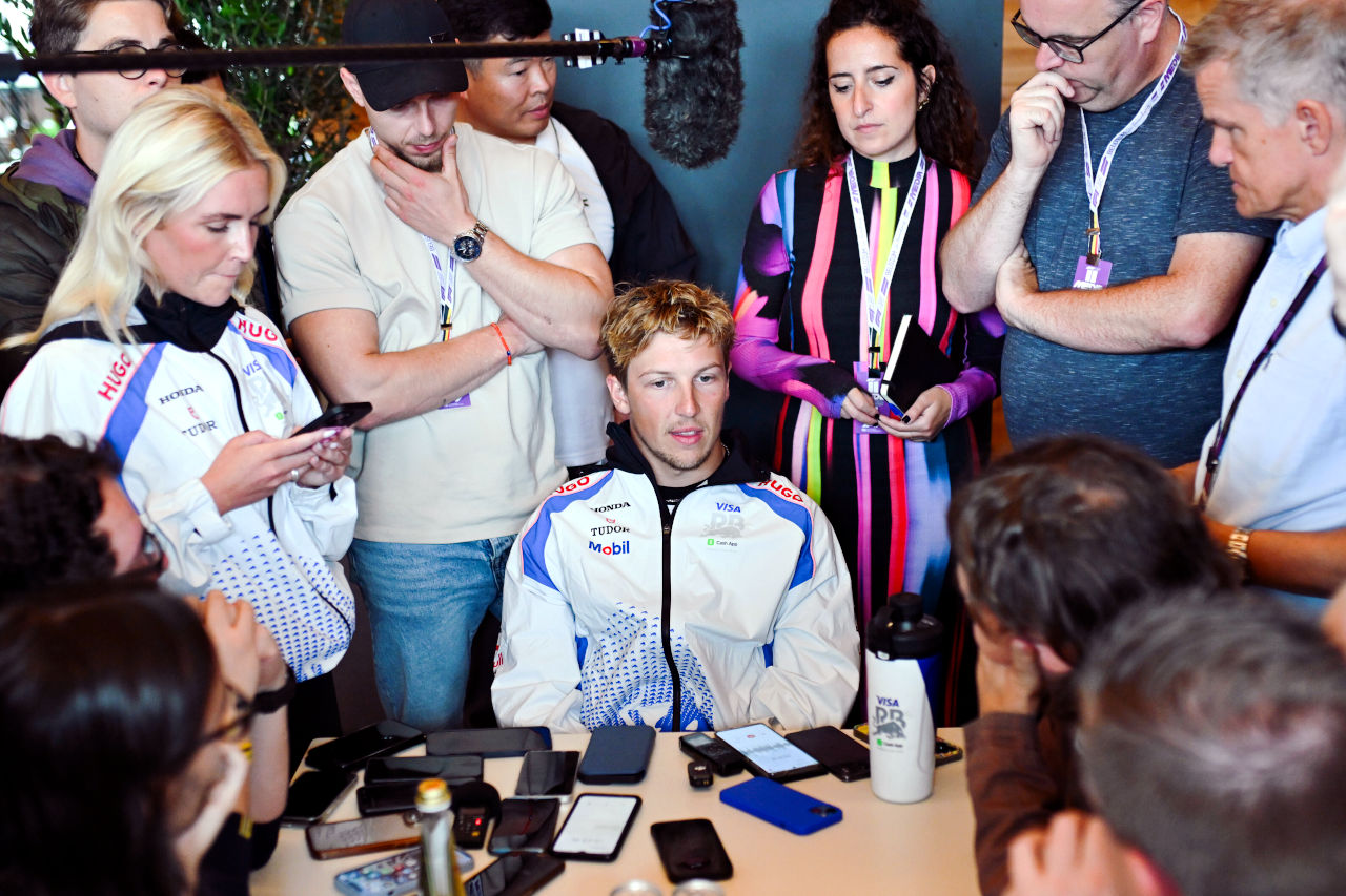 アロンソとレーシングブルズの両ドライバーが、メキースの“後継者”パーメイン新代表を支持