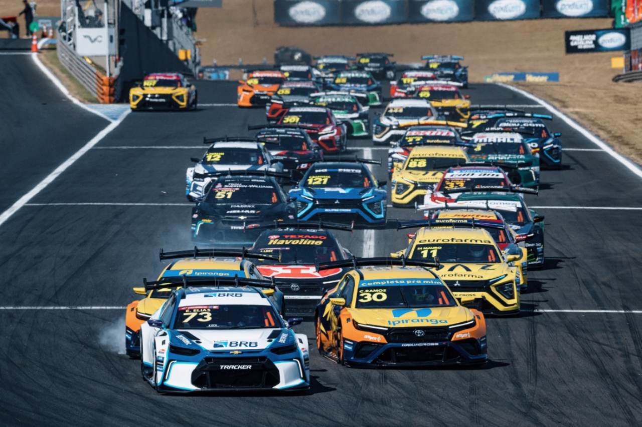 SUV新時代を席巻するミツビシ、ピケJr.初優勝でフィッティパルディ“代表”と表彰台へ／SCB第4戦