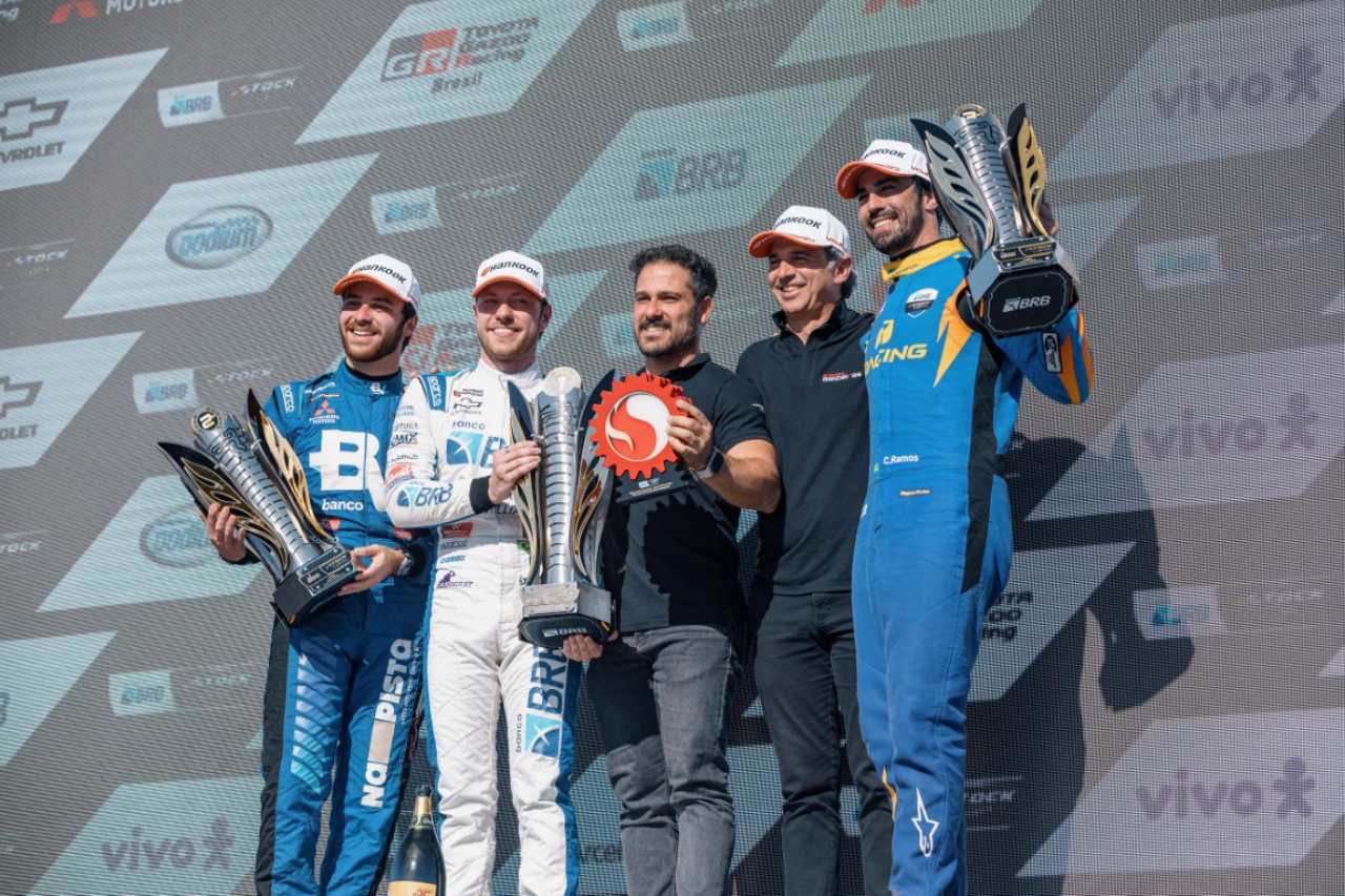 SUV新時代を席巻するミツビシ、ピケJr.初優勝でフィッティパルディ“代表”と表彰台へ／SCB第4戦