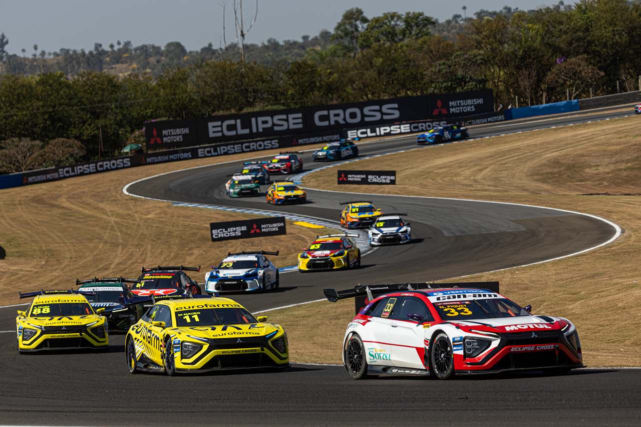 SUV新時代を席巻するミツビシ、ピケJr.初優勝でフィッティパルディ“代表”と表彰台へ／SCB第4戦