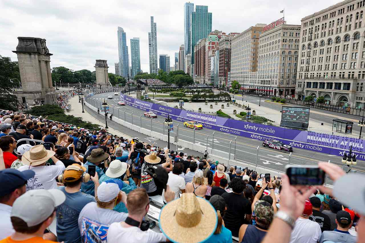 豪華NASCARドライバー陣出演。痛快ジョーク飛び交うプロモ映像で来季のコロナド海軍基地戦開催を発表