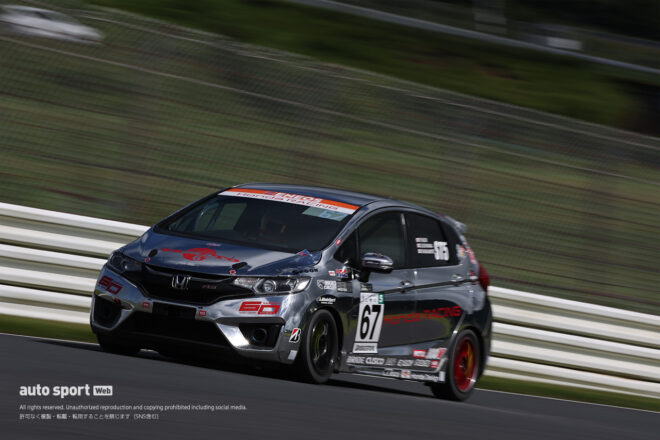 67号車YAMATO FIT（安井亮平／内山慎也／椋本陵）