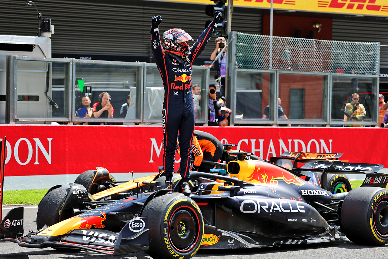【写真集】マックス・フェルスタッペン F1イヤーブック2021 写真集】マックス・フェルスタッペン F1イヤーブック2021