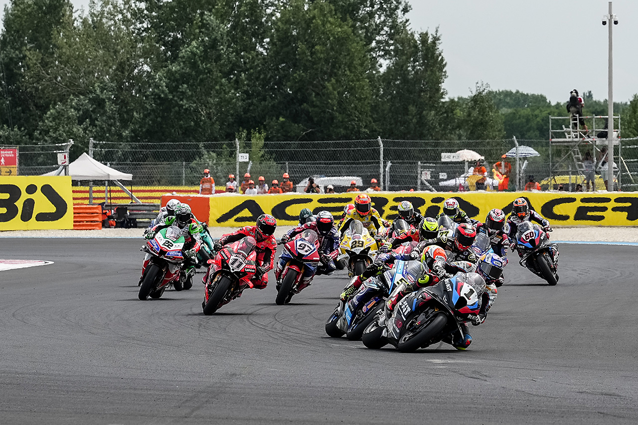 順位結果】2025SBK第8戦ハンガリー 決勝レース1 | ニュース