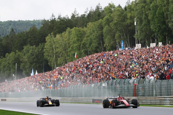 マックス・フェルスタッペン（レッドブル）とシャルル・ルクレール（フェラーリ）