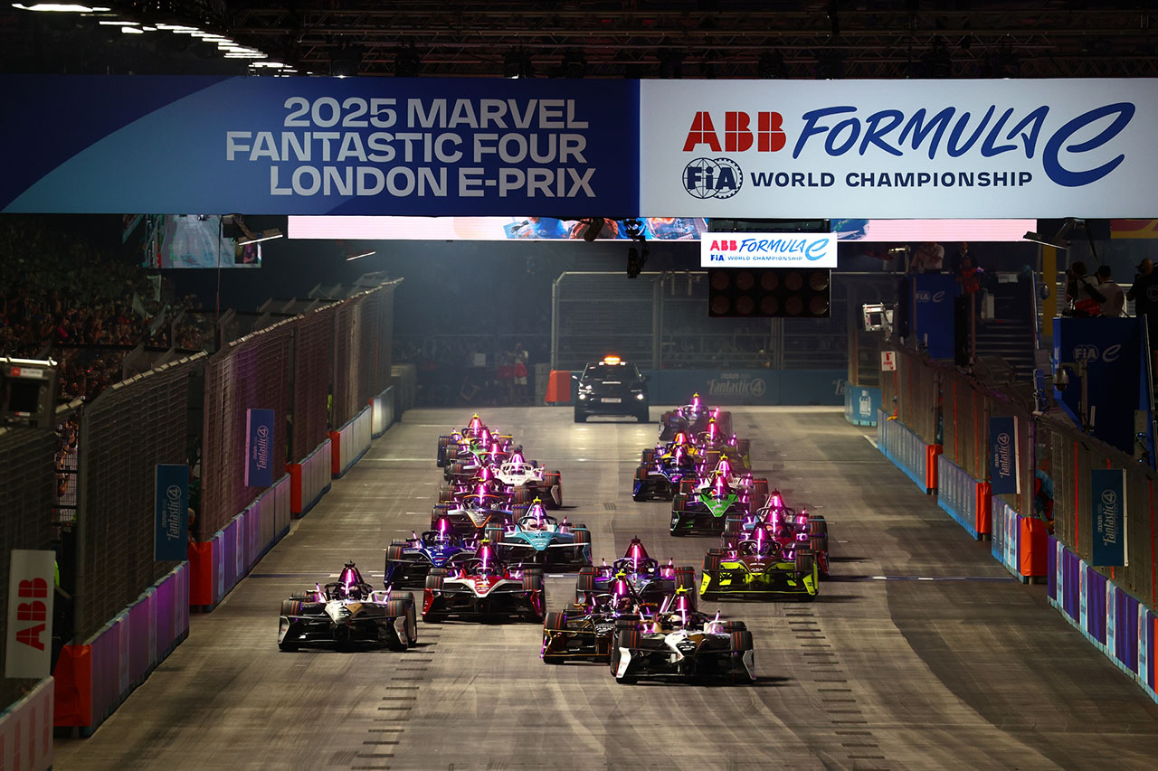 ポルシェ・フォーミュラEが2冠達成。最終戦ロンドンE-Prixはニック・キャシディが2レース制覇