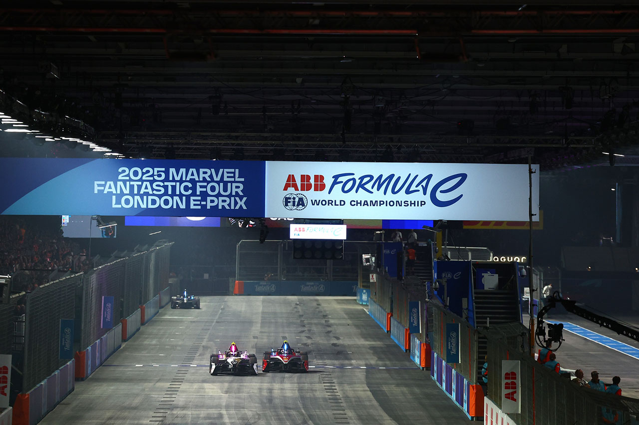 ポルシェ・フォーミュラEが2冠達成。最終戦ロンドンE-Prixはニック・キャシディが2レース制覇