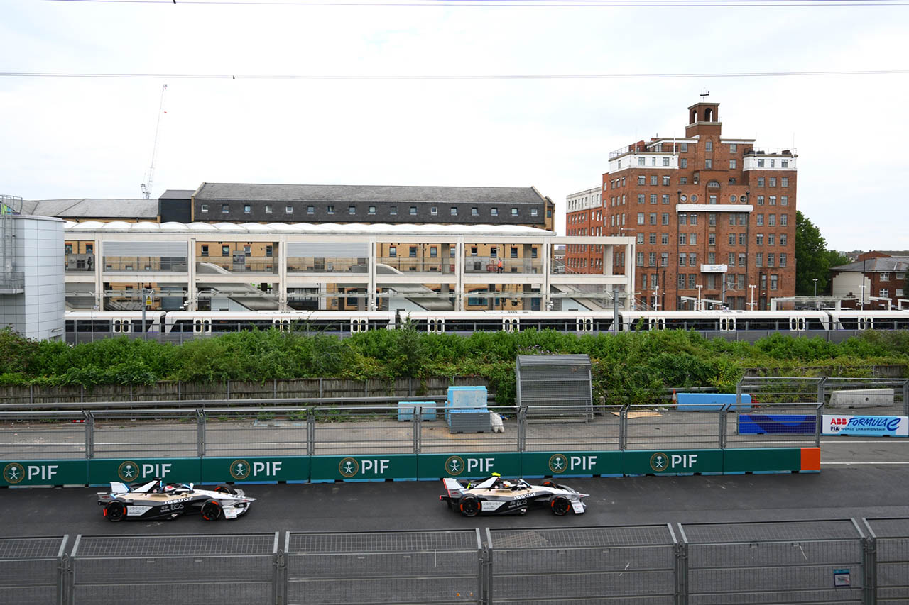 ポルシェ・フォーミュラEが2冠達成。最終戦ロンドンE-Prixはニック・キャシディが2レース制覇