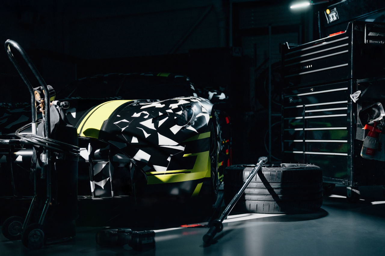 メルセデスAMGが新型GTコンセプトカーのティザーを公開。次期GT3カーとは明言せず