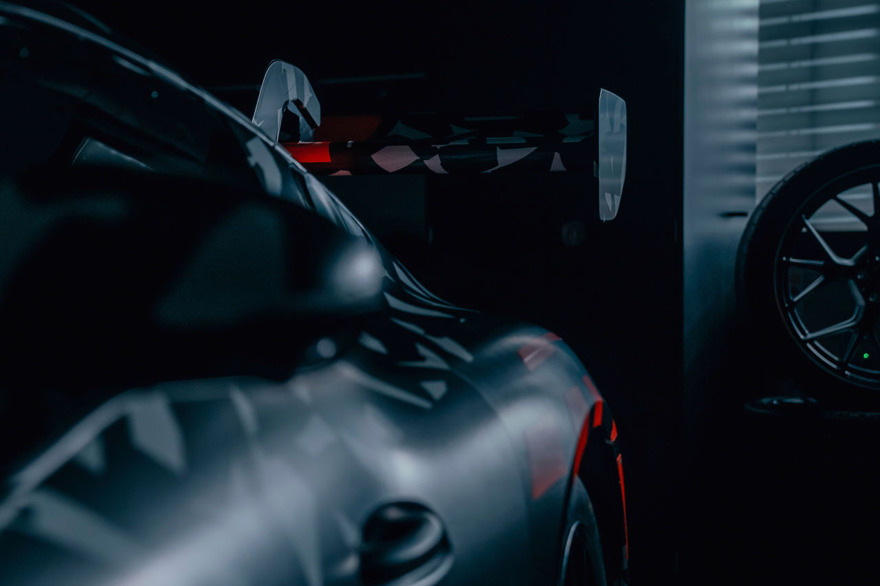 メルセデスAMGが新型GTコンセプトカーのティザーを公開。次期GT3カーとは明言せず