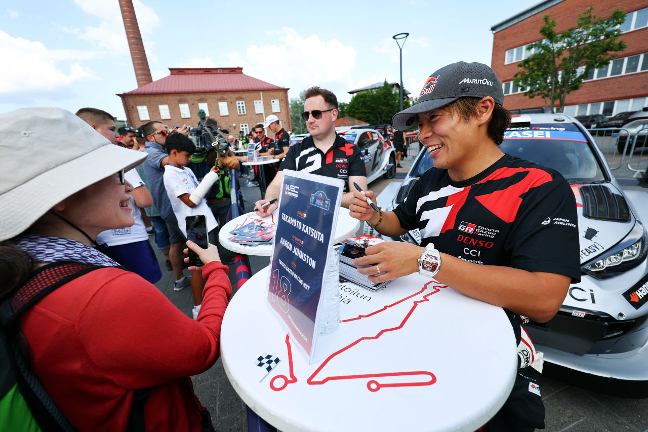 勝田貴元がシェイクダウンで最速タイム。トヨタは“ホーム”で1-2発進／WRCフィンランド