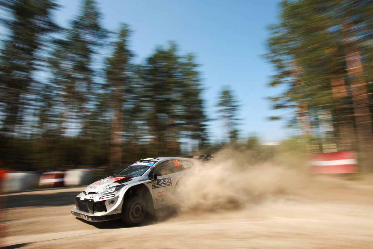 勝田貴元がシェイクダウンで最速タイム。トヨタは“ホーム”で1-2発進／WRCフィンランド