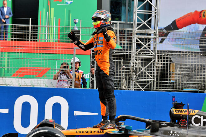 �I�X�J�[�E�s�A�X�g���i�}�N���[�����j