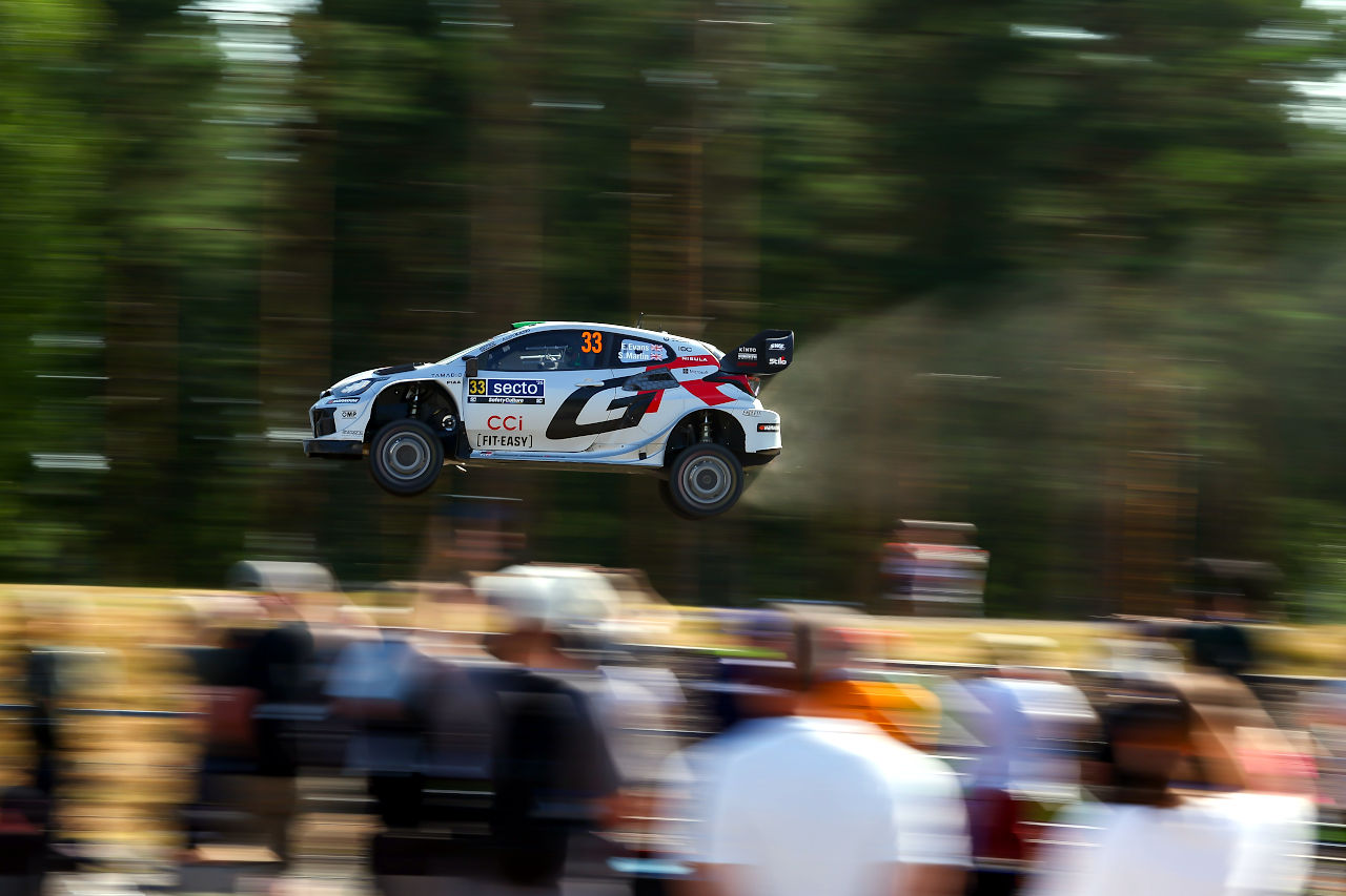 トヨタGR、ラリー・フィンランドの初日はライバルに先行許すも「明日の森林ステージに備えることが重要」／WRC第9戦