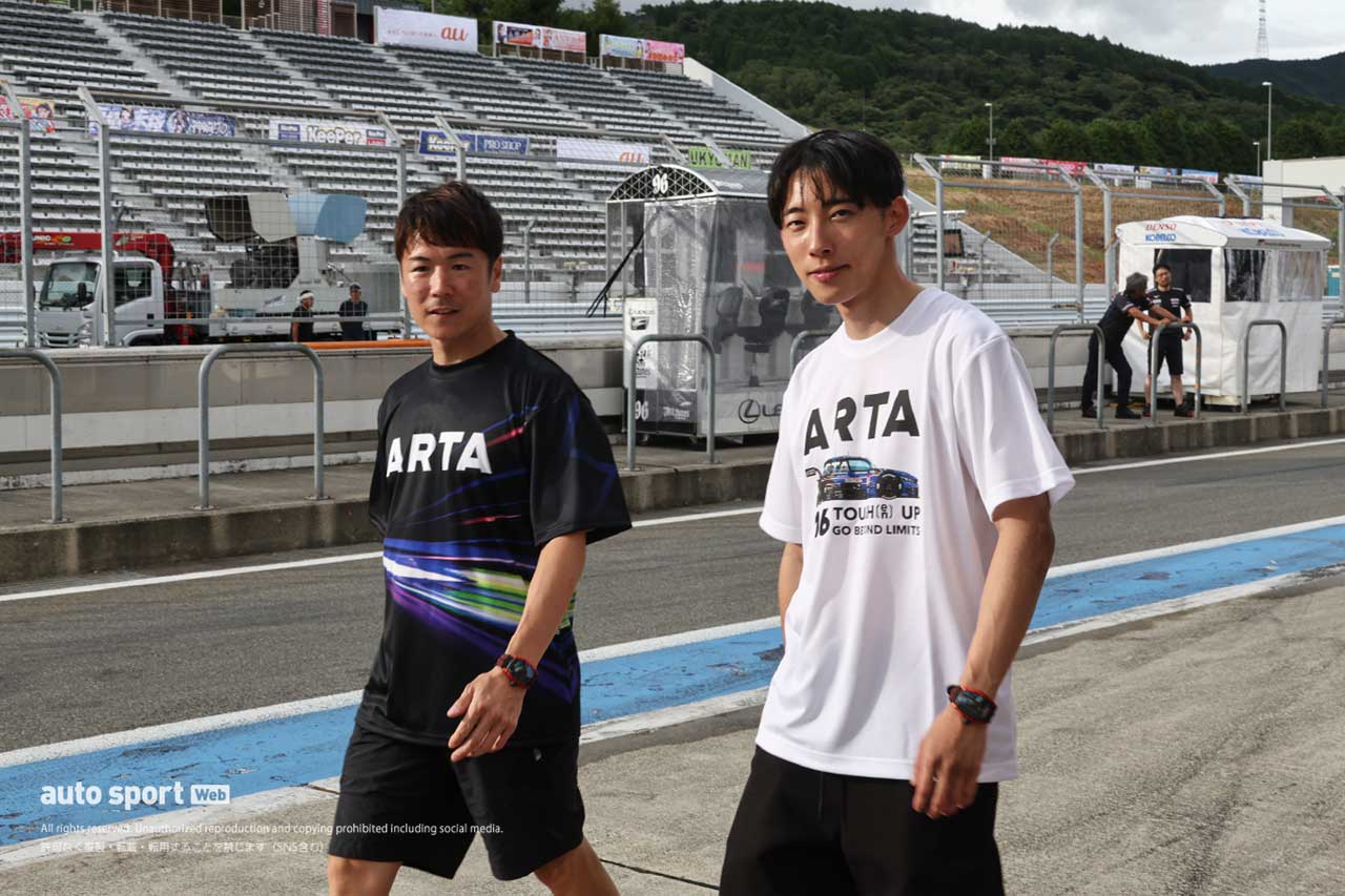 大津弘樹と佐藤蓮（ARTA MUGEN CIVIC TYPE R-GT ＃16）