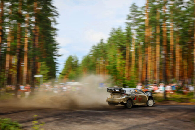 「良くなりつつある」復調ロバンペラが母国戦をリード。ステージ優勝50回達成の勝田貴元は僅差の4番手／WRCフィンランド・デイ2