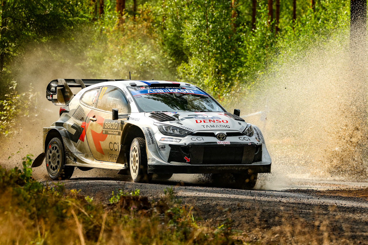 「良くなりつつある」復調ロバンペラが母国戦をリード。ステージ優勝50回達成の勝田貴元は僅差の4番手／WRCフィンランド・デイ2