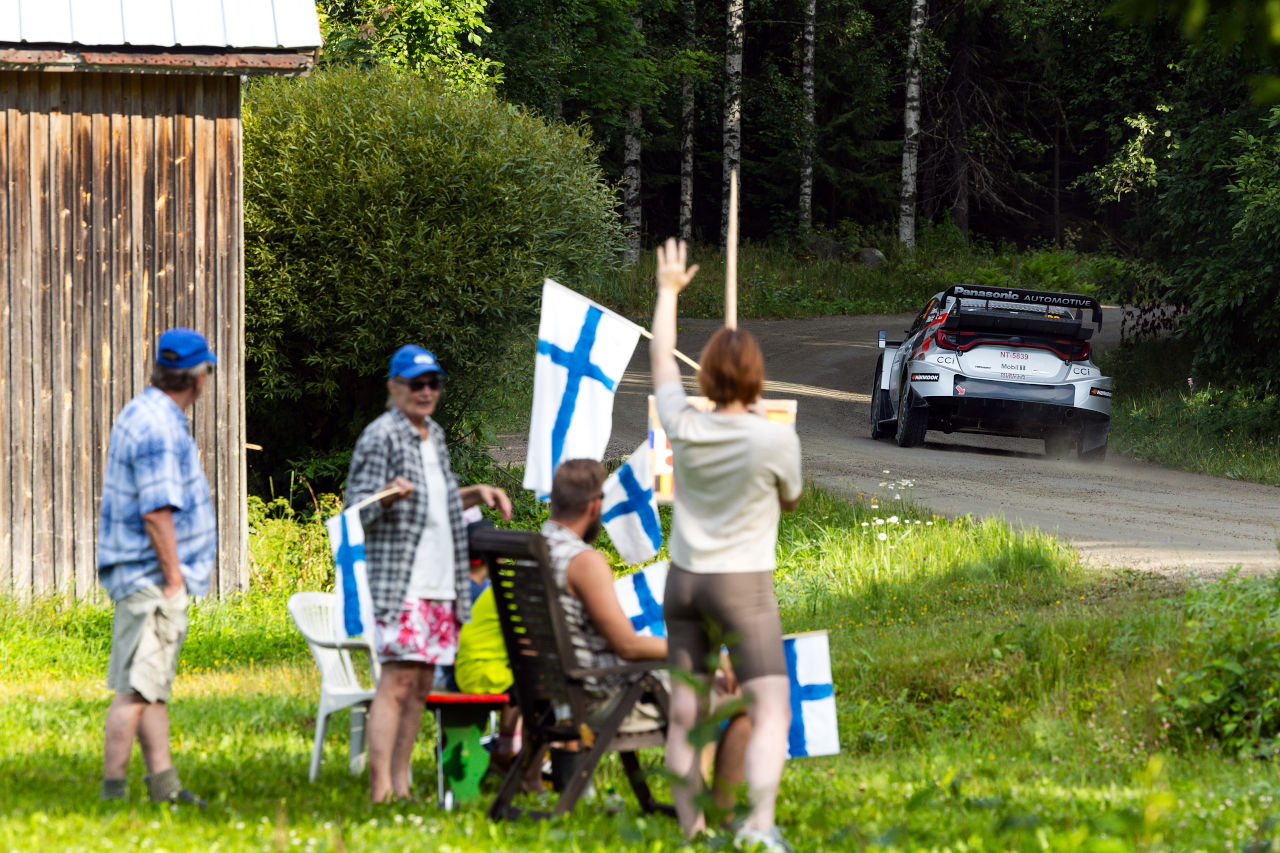 差を詰める2番手ヌービル「カッレは速いが、僕たちはそれほど離れていない」／WRC第9戦フィンランド・デイ2コメント
