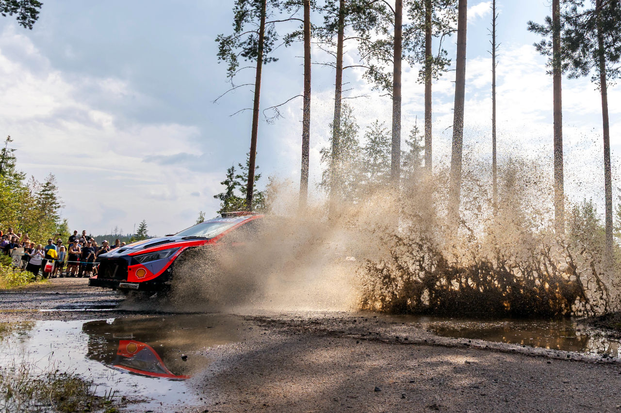 差を詰める2番手ヌービル「カッレは速いが、僕たちはそれほど離れていない」／WRC第9戦フィンランド・デイ2コメント