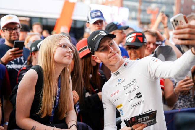 差を詰める2番手ヌービル「カッレは速いが、僕たちはそれほど離れていない」／WRC第9戦フィンランド・デイ2コメント