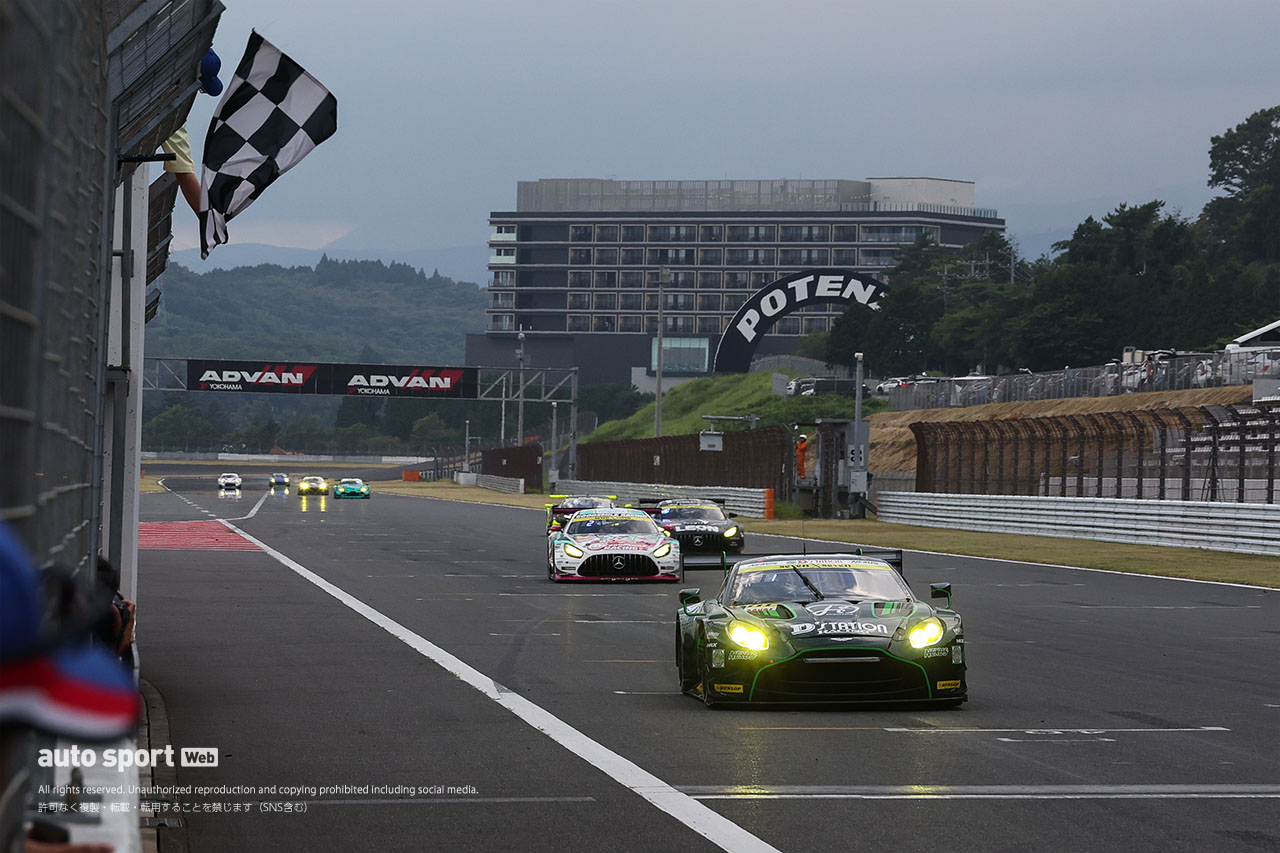 D’station Vantage GT3（チャーリー・ファグ）