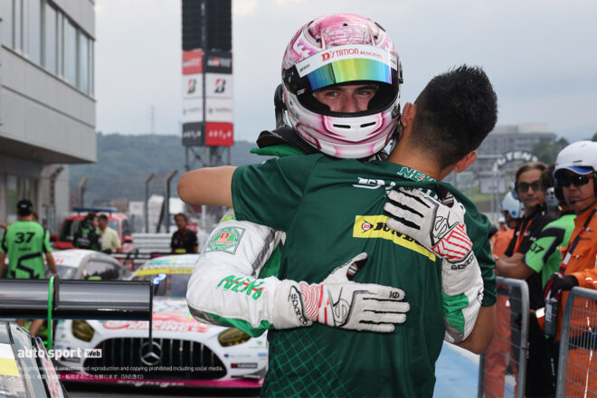 チャーリー・ファグと藤井誠暢（D’station Vantage GT3）
