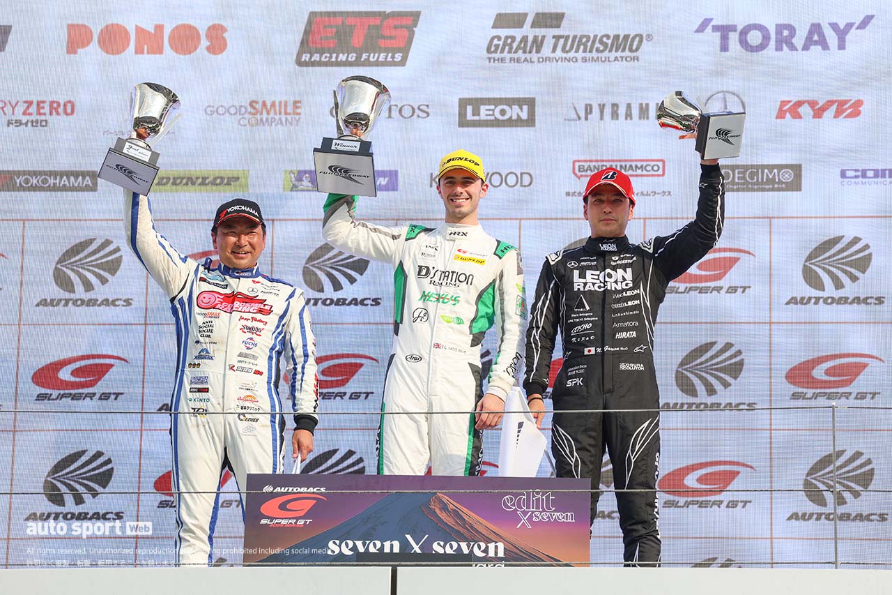 土曜レース1GT300暫定表彰式