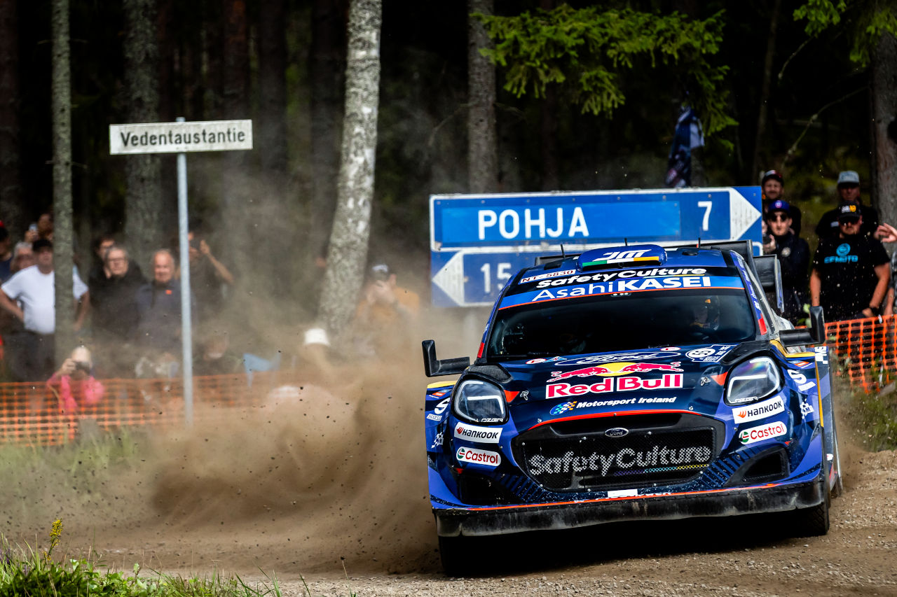 WRCフィンランドは突然の荒れ模様。ヒョンデ勢“全滅”によりトヨタが上位独占【デイ3レポート】