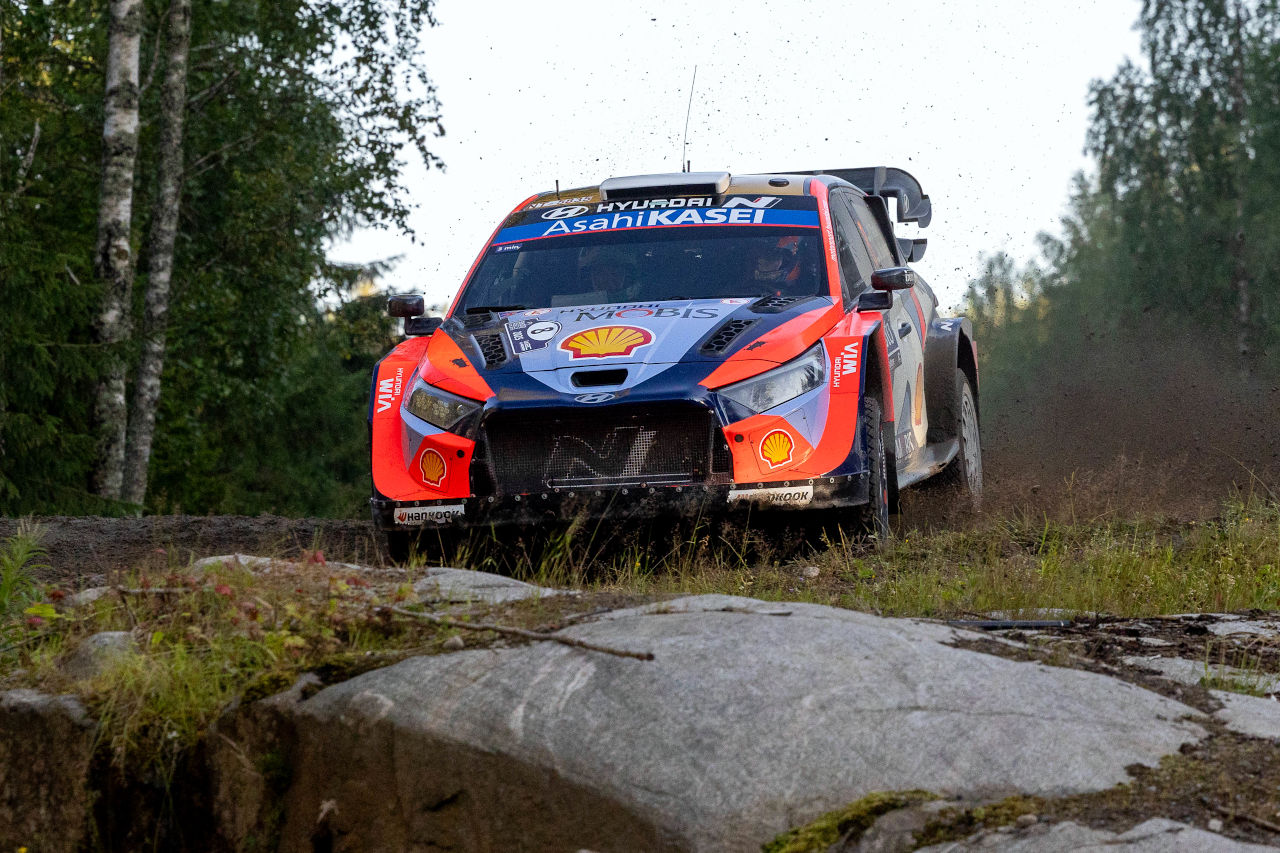 「同じコーナーでパンク」「希望が失われた」悲運のヒョンデ勢に諦めの雰囲気漂う／WRCフィンランド・デイ3コメント
