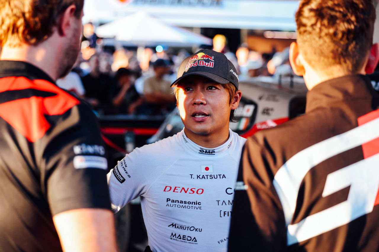 勝田貴元が2番手で最終日へ。通算250回目のステージウイン記録のロバンペラは首位堅持／WRC第9戦