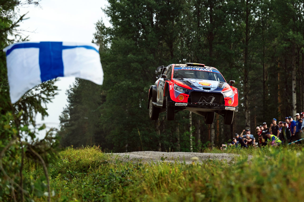 カッレ・ロバンペラが悲願の母国戦優勝を達成。勝田貴元は2位、トヨタ勢がトップ5を独占【WRC第9戦デイ4レポート】