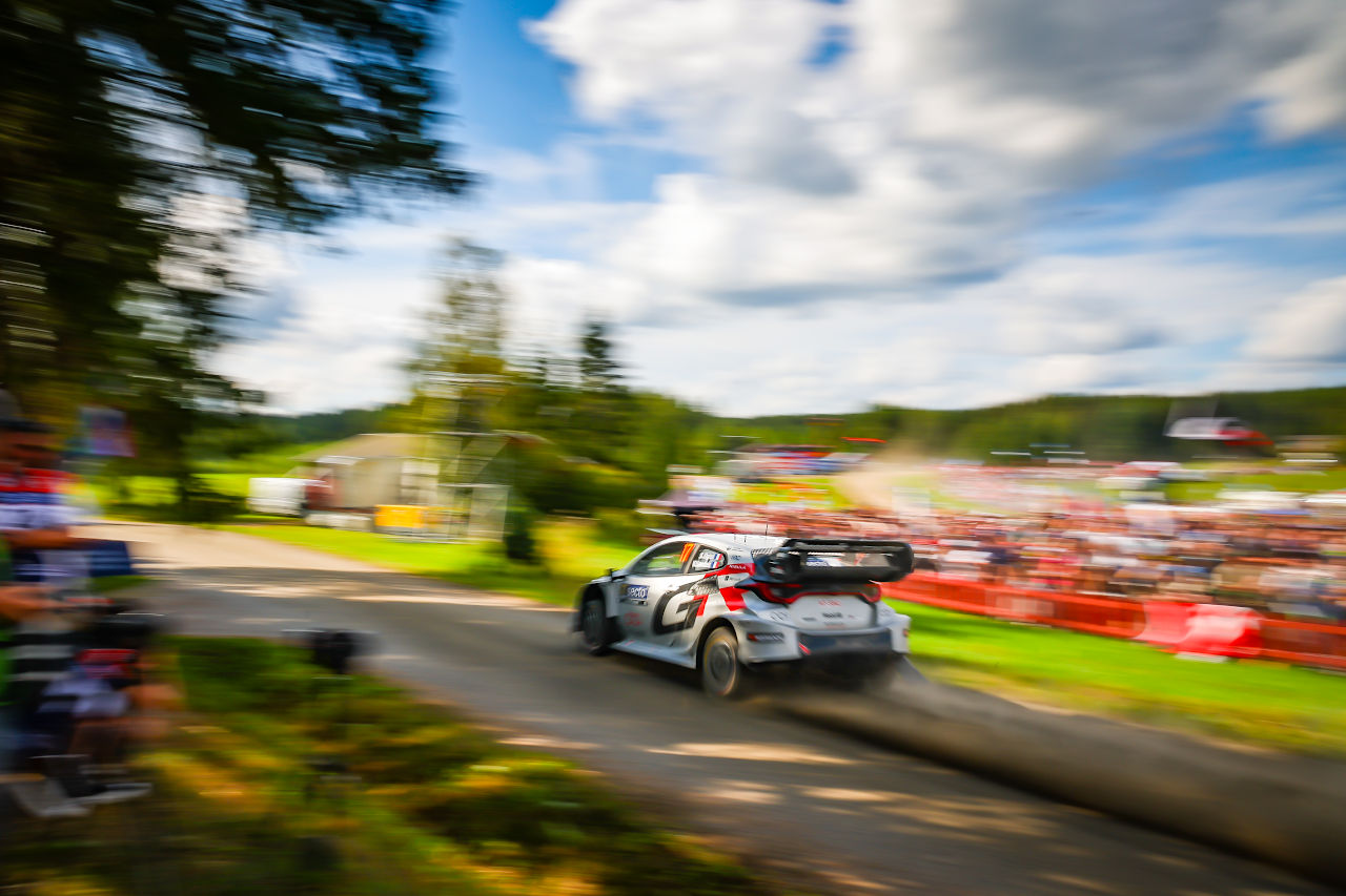 カッレ・ロバンペラが悲願の母国戦優勝を達成。勝田貴元は2位、トヨタ勢がトップ5を独占【WRC第9戦デイ4レポート】