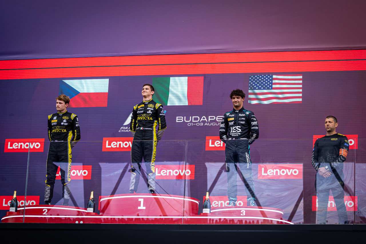 2025年FIA F2第10戦ブダペスト　フィーチャーレース暫定表彰式