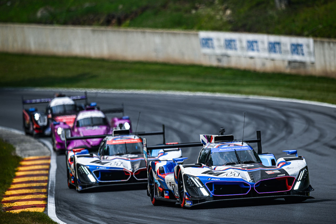 BMWが今季初勝利をワン・ツーで飾る。GTDプロも制しロード・アメリカで2クラス制覇／IMSA第8戦