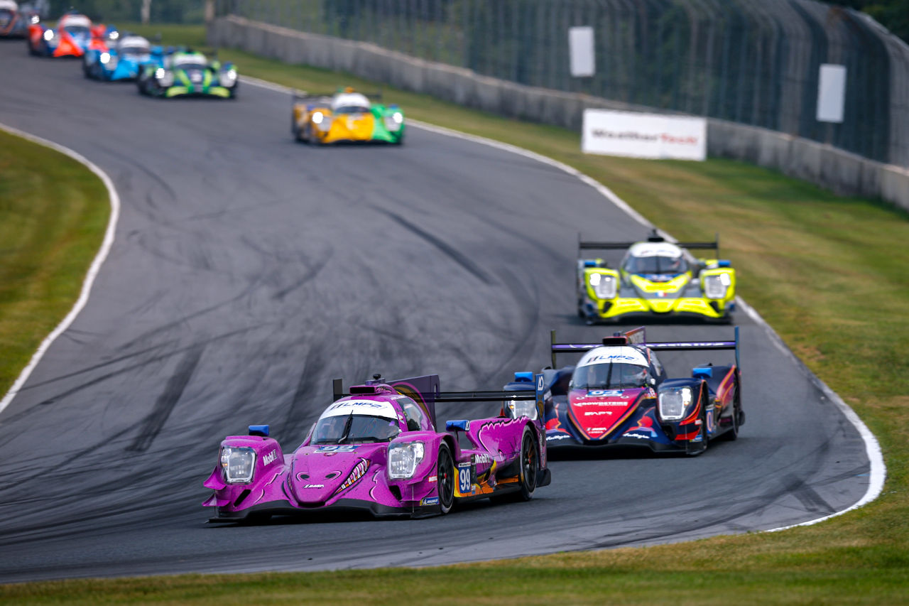 BMWが今季初勝利をワン・ツーで飾る。GTDプロも制しロード・アメリカで2クラス制覇／IMSA第8戦