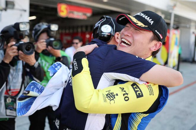 阪口晴南と坂東正敬監督（WedsSport ADVAN GR Supra）