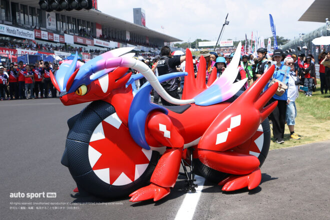 決勝前に登場し、“しっそうけいたい”を披露した『ホンダコライドン