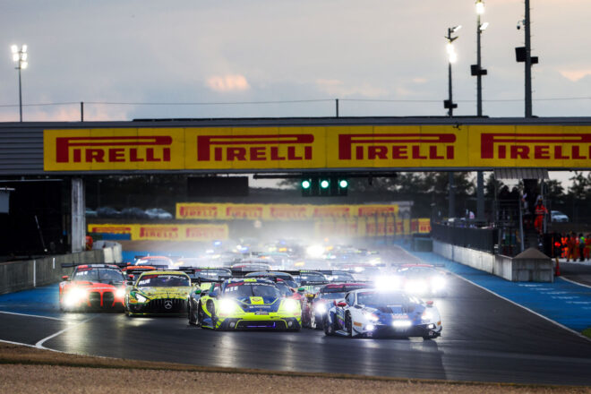 2勝目一番乗りはマクラーレン。マニクールは両レース激戦、選手権争いも僅差に／GTワールドチャレンジ・ヨーロッパ第7戦