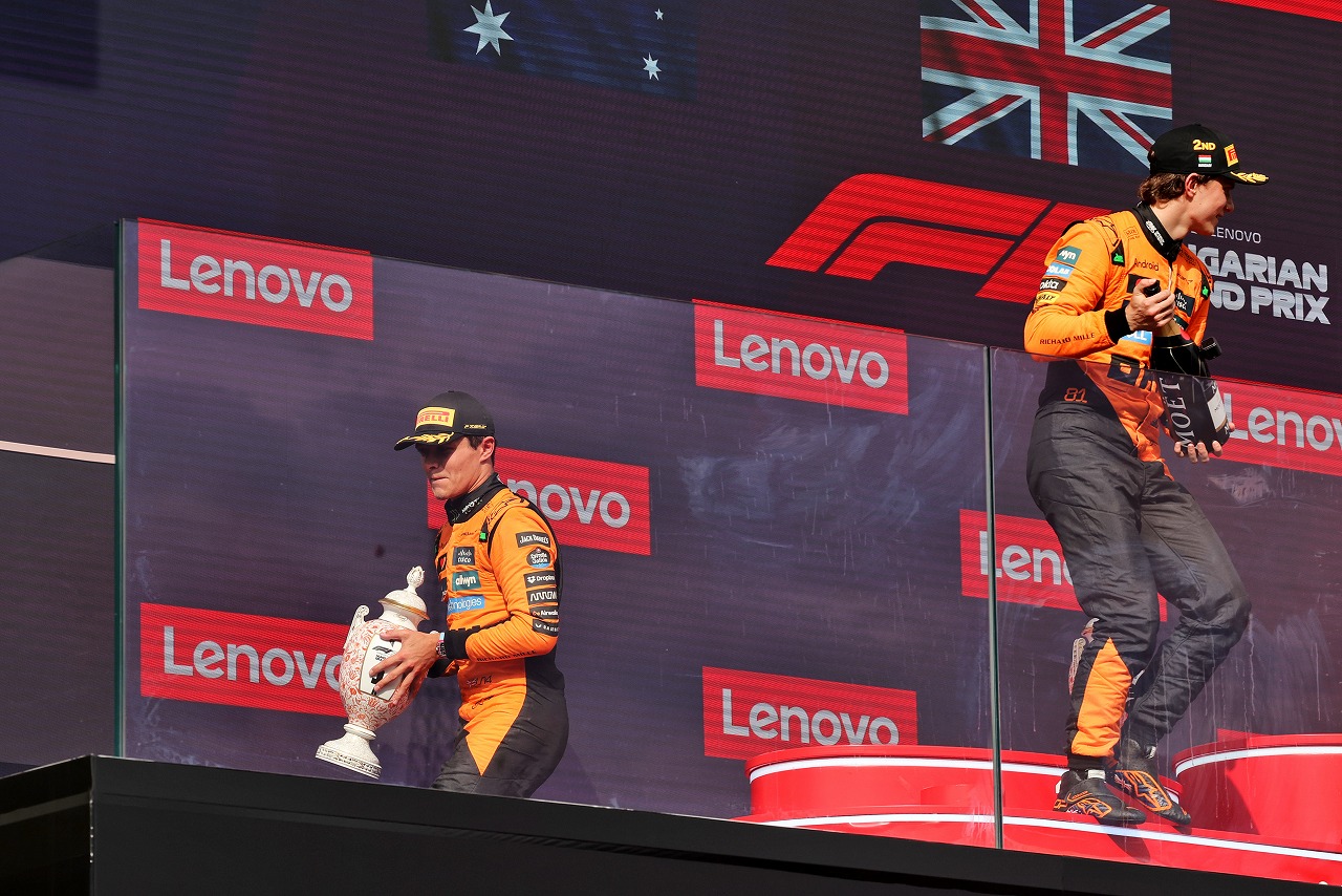 ランド・ノリスとオスカー・ピアストリ（マクラーレン）