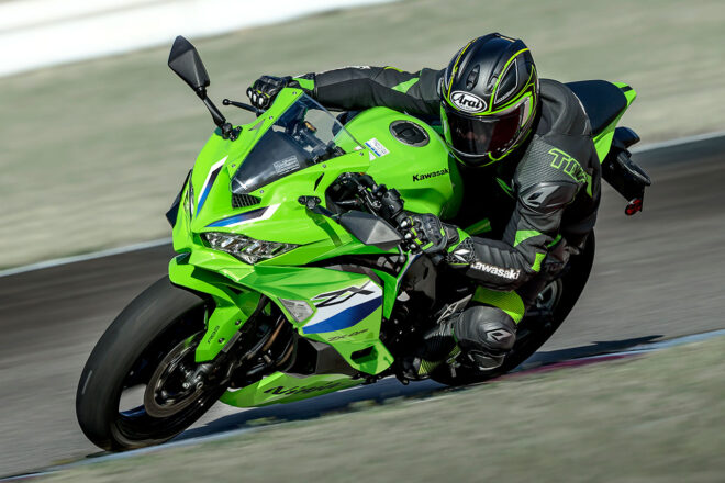 カワサキ、『ニンジャ ZX-4RR／ZX-4R SE』の最新モデルを発表。カラー＆グラフィックを一新