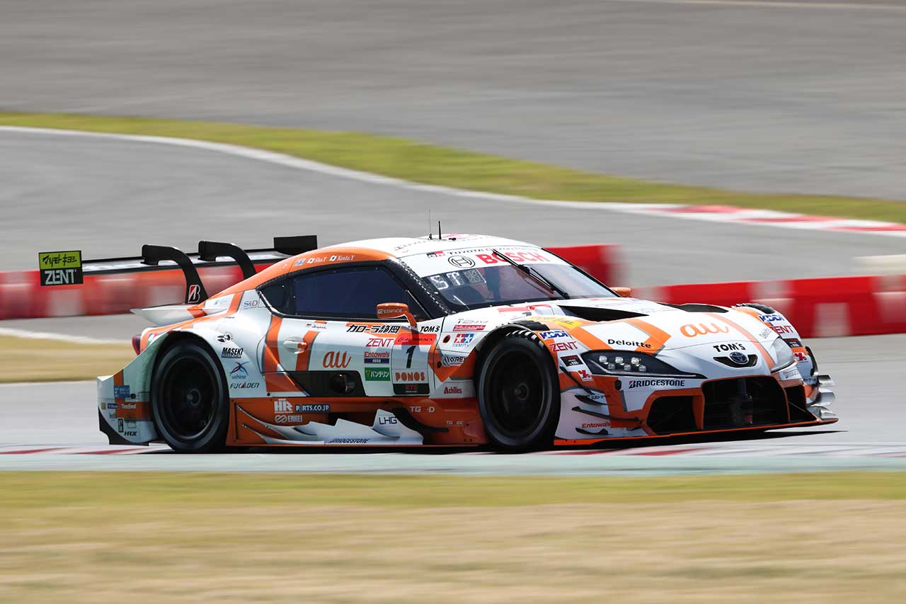 坪井翔別注　au tom's GR Supra 2023 champion SUPER GT第2戦で坪井 翔／宮田莉朋組のau TOM'S GR Supraが勝利